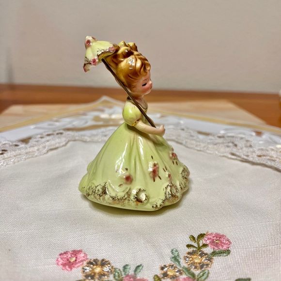 Josef Originals Vintage Cake Topper Series,Southern Belle with Umbrella Figurine - Picture 7 of 9